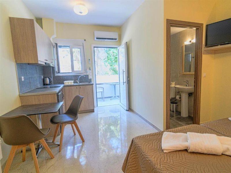 Varvaras Diamond Hotel Платанес Экстерьер фото